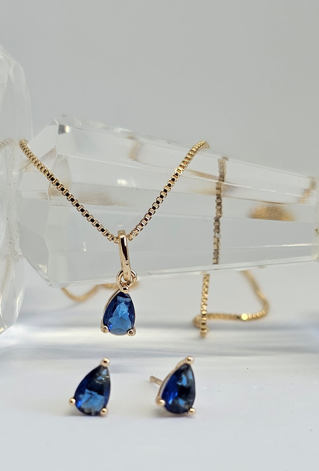 Conjunto gota em zircônias azul